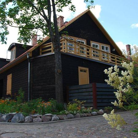 Saha Kluba Apartamenti Кулдига Номер фото
