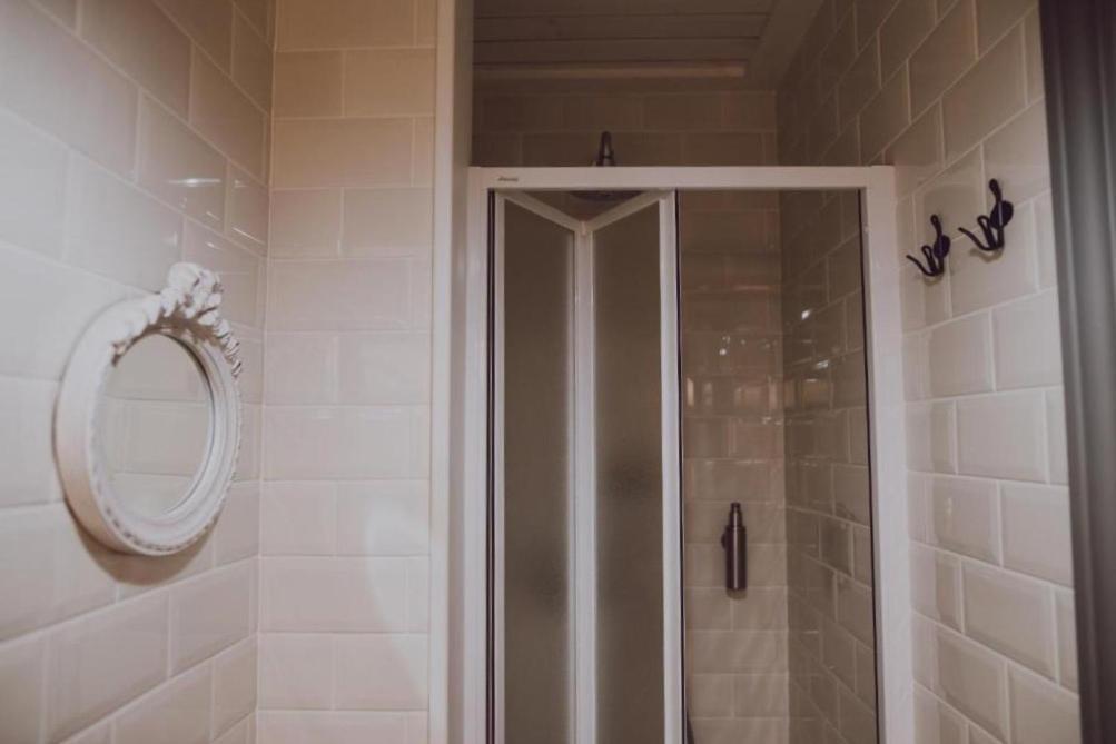 Saha Kluba Apartamenti Кулдига Экстерьер фото